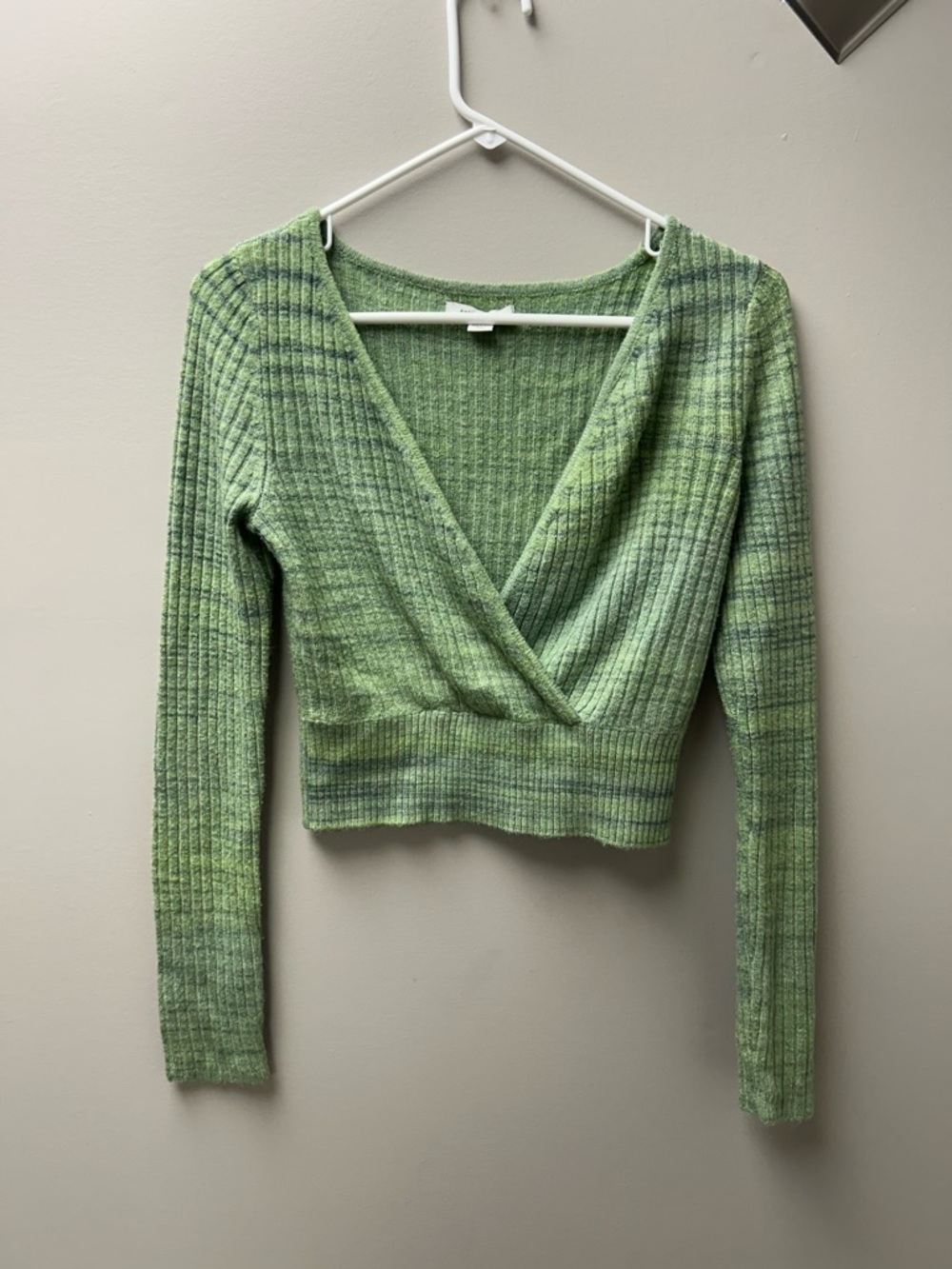 American Eagle Women’s Wrap Front Cropped V Neck Green Long Sleeve